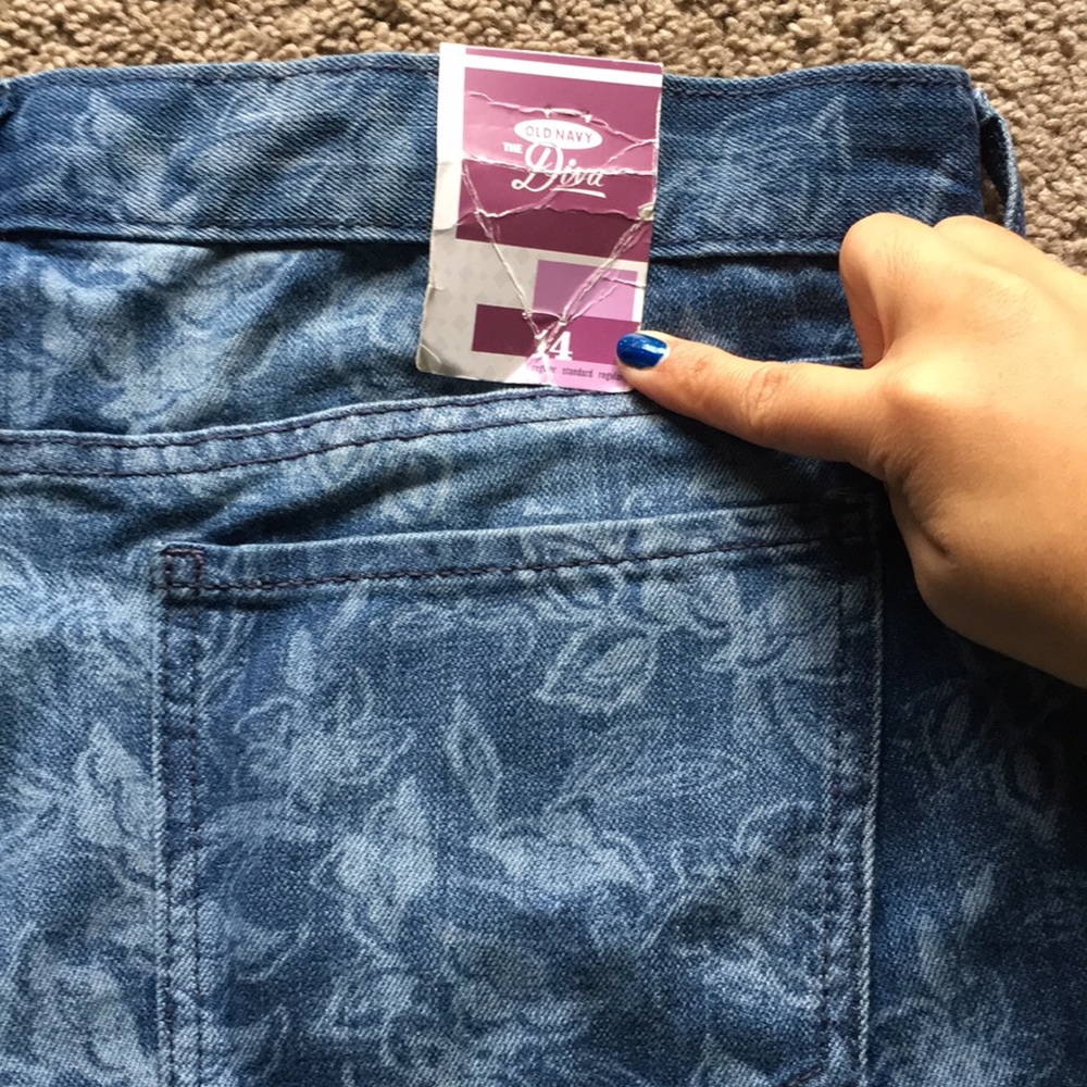 NWT Old Navy Floral Denim Shorts size 14 - Picture 7 of 9